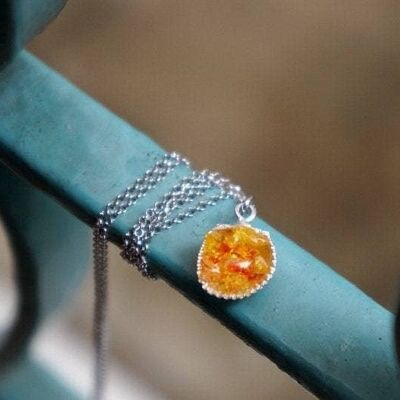 Collier coquillage en pierre brute orange en argent sterling 925