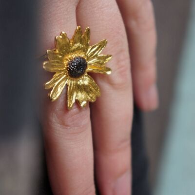 Real Daisy Ring 14k gold plated in sterling recycled silver