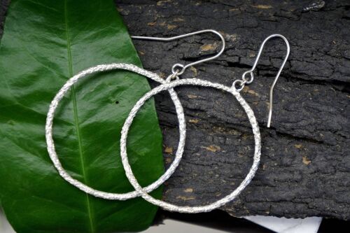Nature hoop earrings in Sterling Silver.