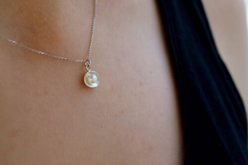 Real Sea shell sterling silver necklace with freshwater pear