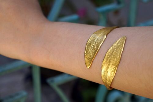 Olive Leaf cuff bracelet in sterling silver Goldplated.