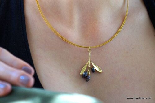 Olive leaf and fruit Necklace for women by Mother Nature Jew