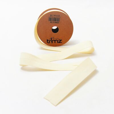Trimz  - Poly Cotton Bias Binding 25mm x 5mtrs Ivory - on a Biodegradeable Cardboard Reel