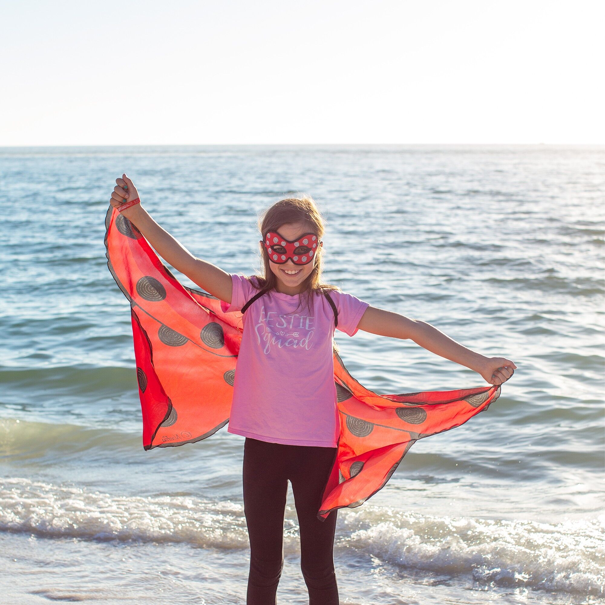 MARIENKÖRPERFLÜGEL + MASKE