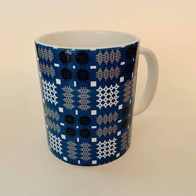 Tasse mit Walisischem Tapisserie-Deckendruck blau