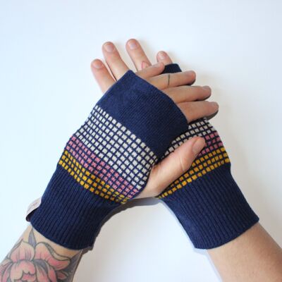 Sophia fingerless mittens