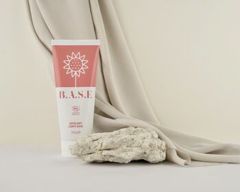 BASE Beauté Bio Exfoliant, gommage corporel aux grains de riz certifié COSMEBIO - Parfum fleuri poudré 2