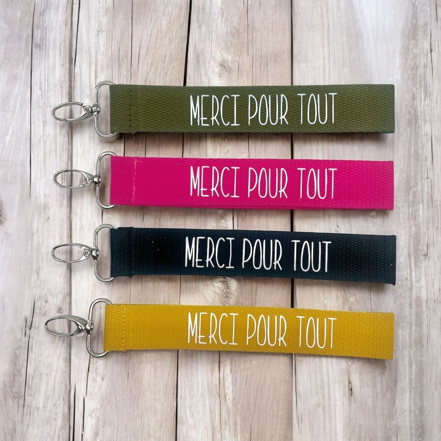 Schlüsselanhänger mit der Aufschrift „Vielen Dank für alles“.