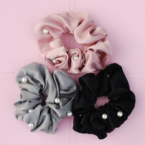 Pearl Scrunchie Gift Set of 3 in Pink