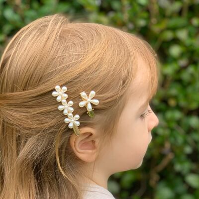 Flower Girl Hair Clips in Pearl