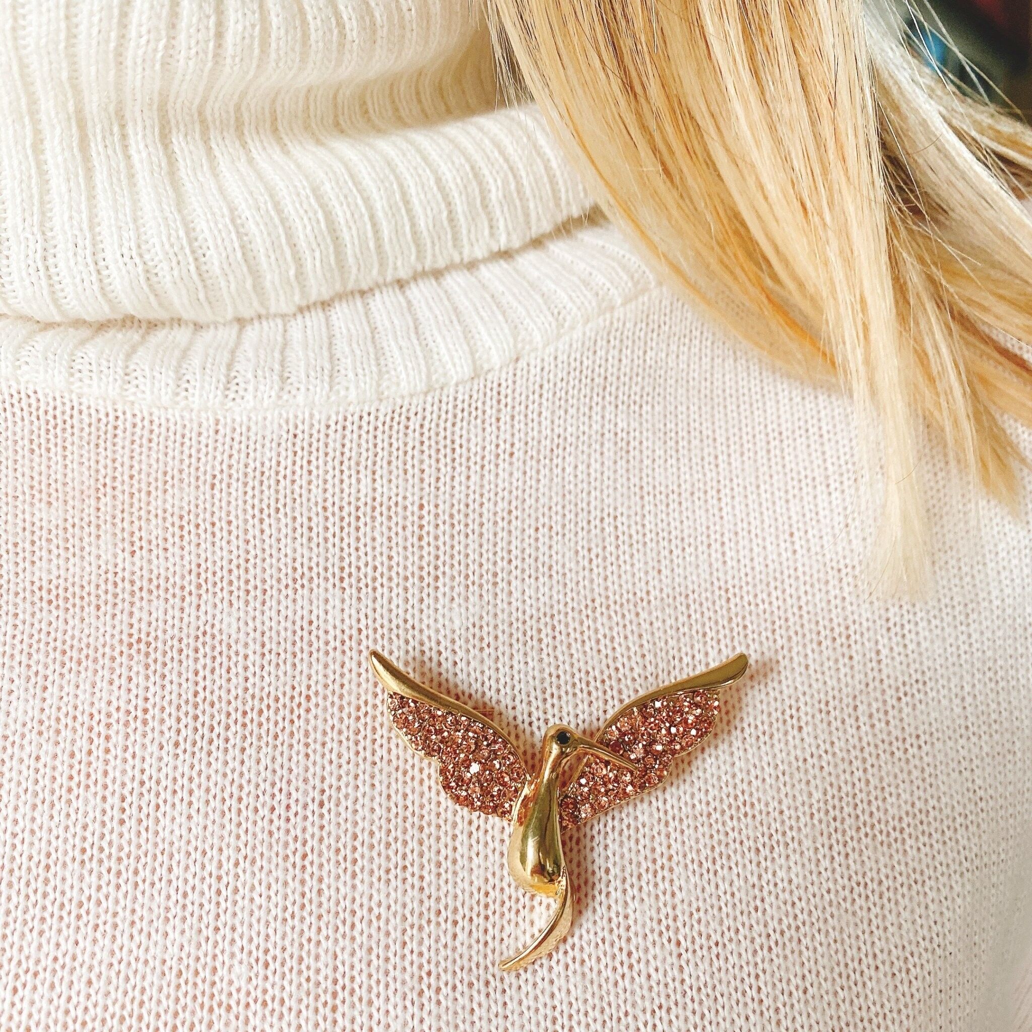 Spilla per uccelli d'oro Gru