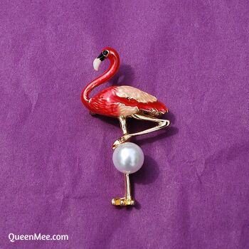 Broche Flamant Rose en Émail avec Perle 5