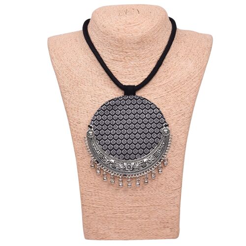 Ethiqana Handmade Chaand Pendant Necklace – Black
