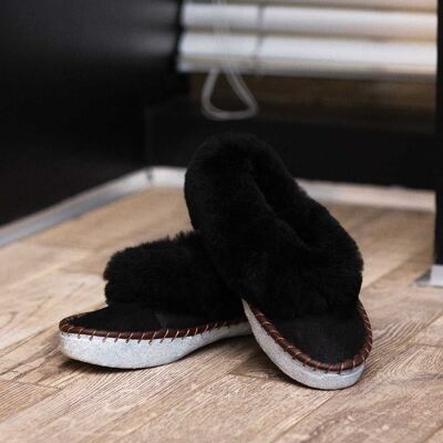 Men's black moccasin sheepers