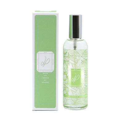 In a grassy garden (indoor spray 100ml)