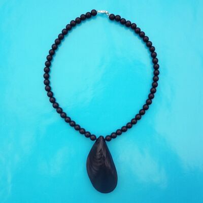 necklace mussel one