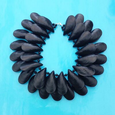 necklace mussel 2 levels