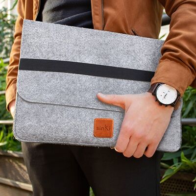 LA ELAS - Eco-Friendly laptop sleeve - 100% recycled eco-felt - 15 inches - light gray