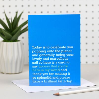 Hurra, dass du hier bist: Geburtstagskarte (blau)