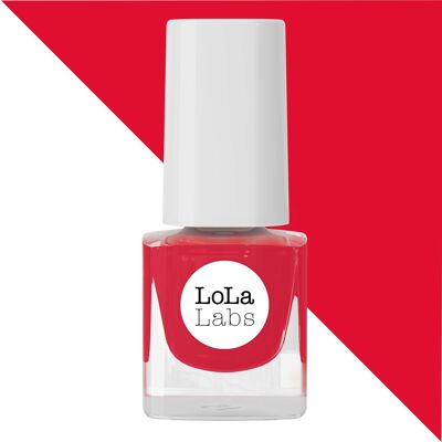 Vegan nail polish in red - The first