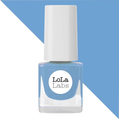 vegan nail polish in light blue - light sailor