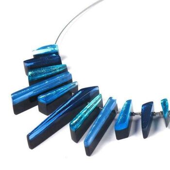 Collier en Résine Colorée Bleu Mer - Finition Brillante 1