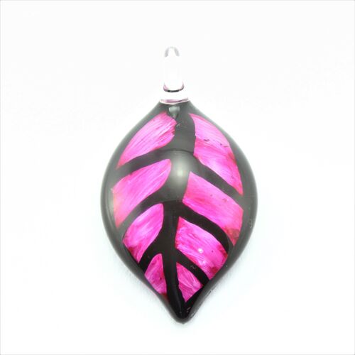 WSWN598 Pink Leaf Glass Pendant Necklace