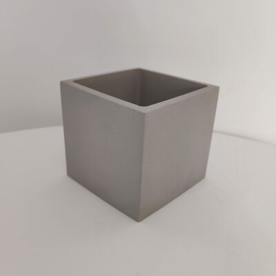 Square concrete flowerpot ● Flowers and plants ● Made in France ● Handmade in fiber-reinforced concrete in Aix en Provence