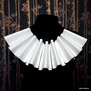 Pierrot Ruffle Collier Grand 3