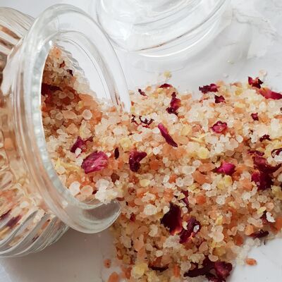 Pamper Time Bath Salts with Oatmeal, Palmarosa, Ylang Ylang & Rose Petals - 520g / 200g - 520g