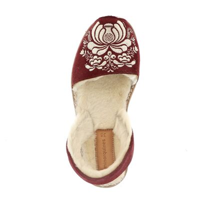 Avarca Embroidery Tcheky Bordeaux