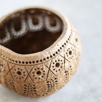 Coconut candle holder (hippie)