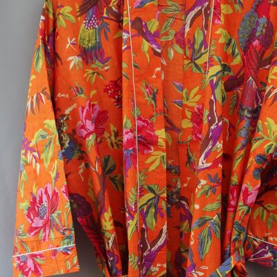 Robe longue kimono en coton orange à imprimé oiseaux tropicaux