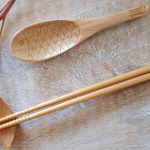 Baguettes en bois japonaises, baguettes japonaises, art de la table, décoration de la maison