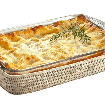 Rattan and Pyrex lasagna gratin dish