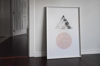 Imprimé abstrait triangle marbré noir et rose - A2 (42x59,4cm) - Cadre noir 2