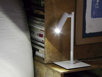 Lampe de table MANHATTAN en blanc 2