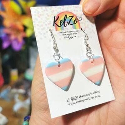 Aretes colgantes de corazón transgénero