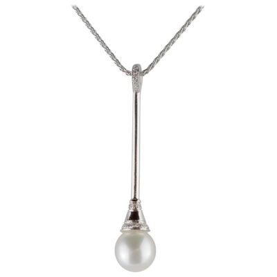 Deco Pearl Pendant Necklace