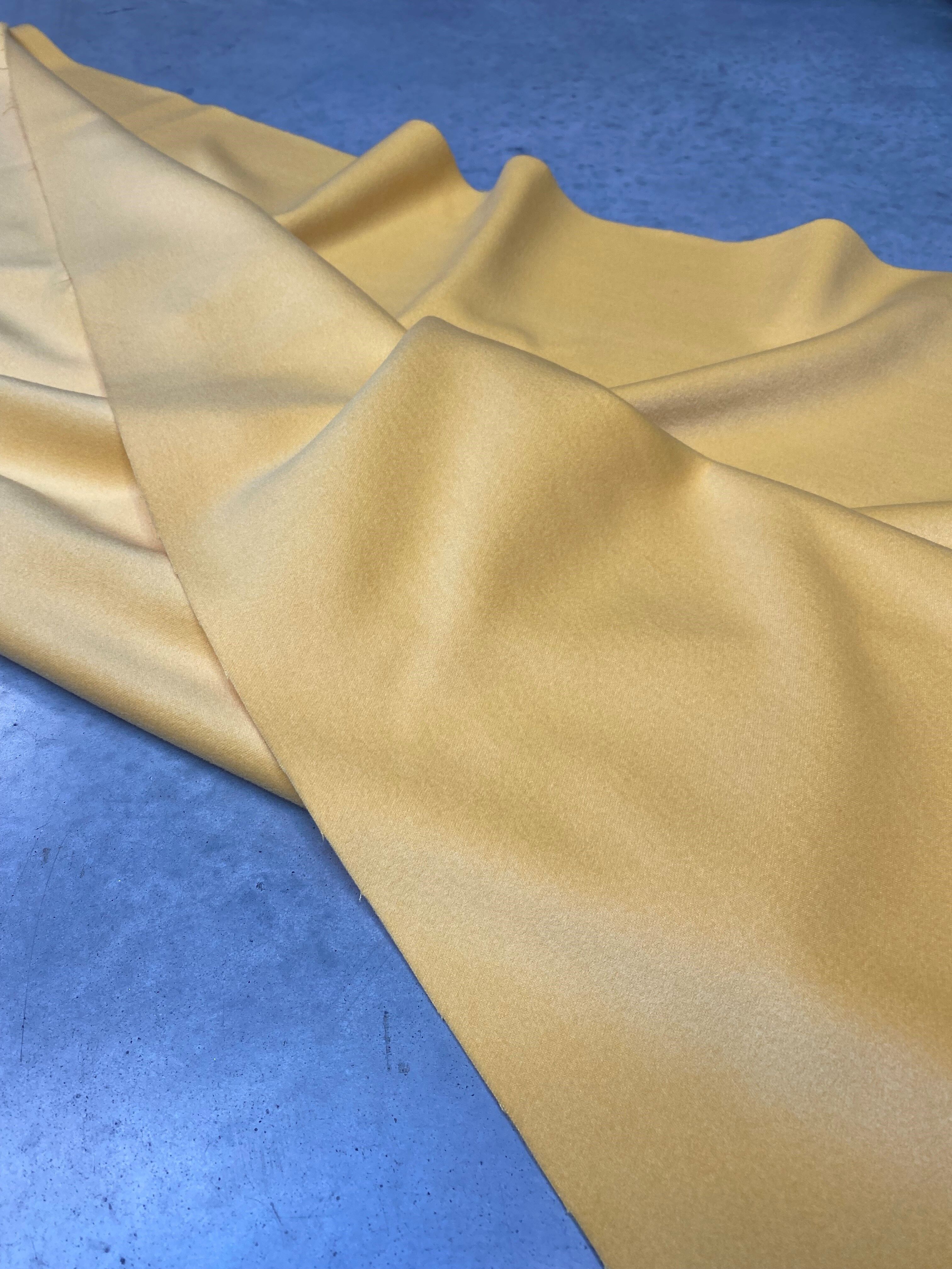 Tissu aspect laine brossée couleur banana - Seraphine