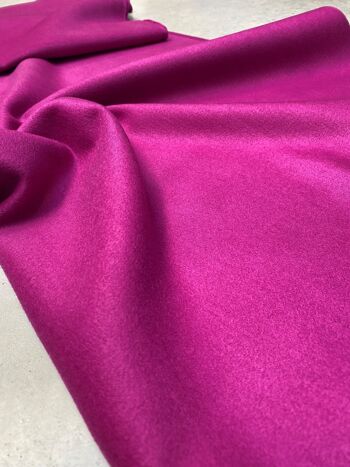 Tissu aspect laine brossée couleur dahlia- Seraphine 1