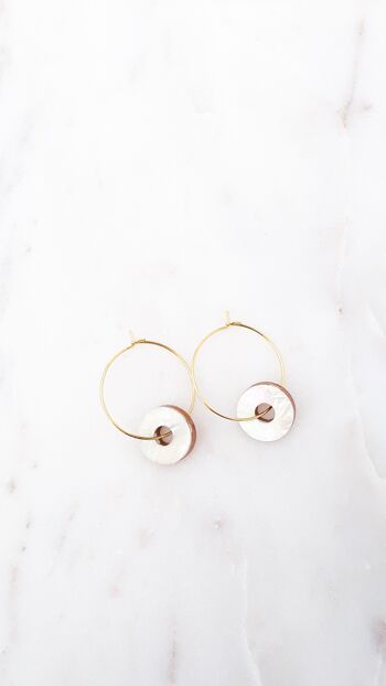 Boucles d'oreilles creoles lua nacre / collection permante 1