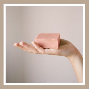 Savon en barre biologique à la rose 99% NATUREL | VÉGÉTALIEN ET SANS CRUAUTÉ | FAIT À LA MAIN | Certifié PETA 2