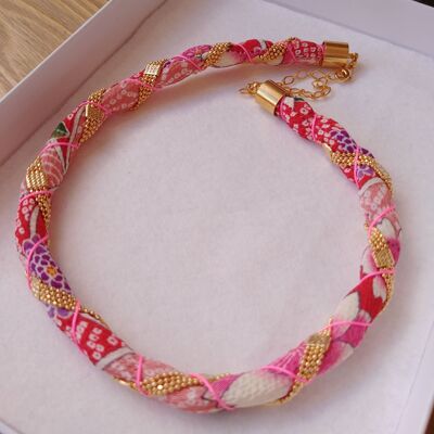 Collar chirimen rosa