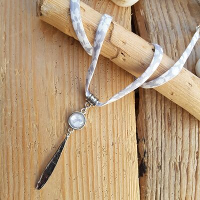 GRAY JADE NECKLACE