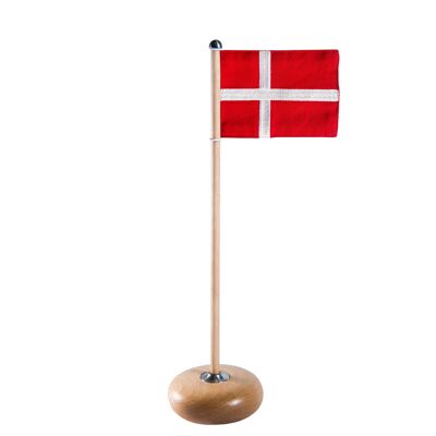 Asta de bandera con bandera danesa, haya