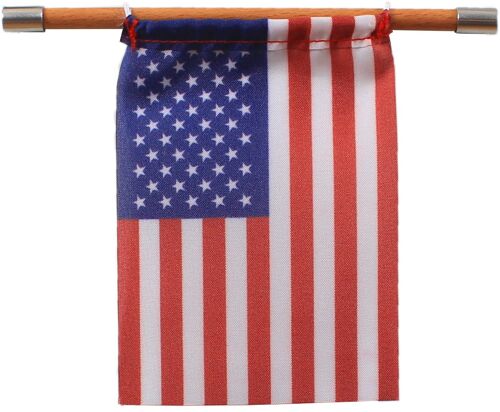 “Magnet Me Up” with USA flag, Beech