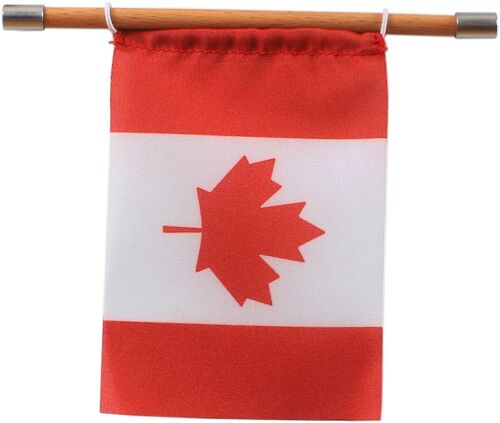 “Magnet Me Up” with Canada flag, Beech