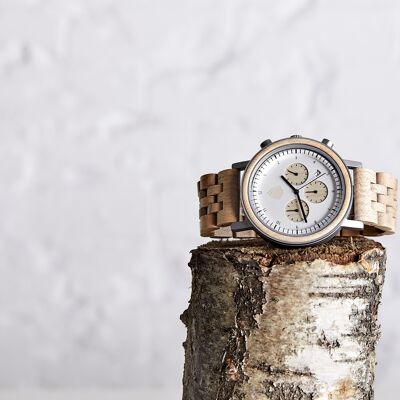 Il cedro bianco: orologio cronografo in legno vegano fatto a mano