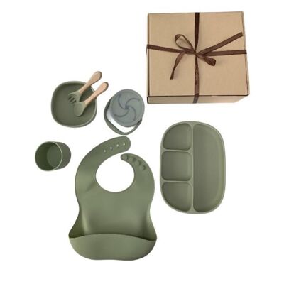 Baby dinnerware set made of silicone green
